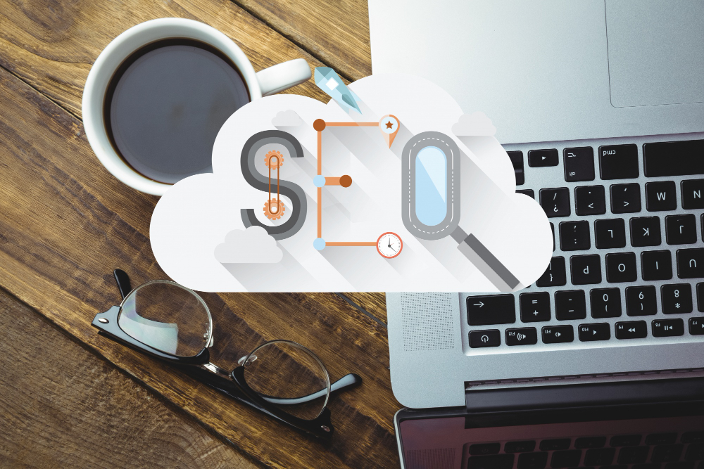 top-view-cloud-with-word-seo - الحلول الواقعية لتقنية المعلومات تحسين SEO للمتاجر الإلكترونية بطريقة إحترافية