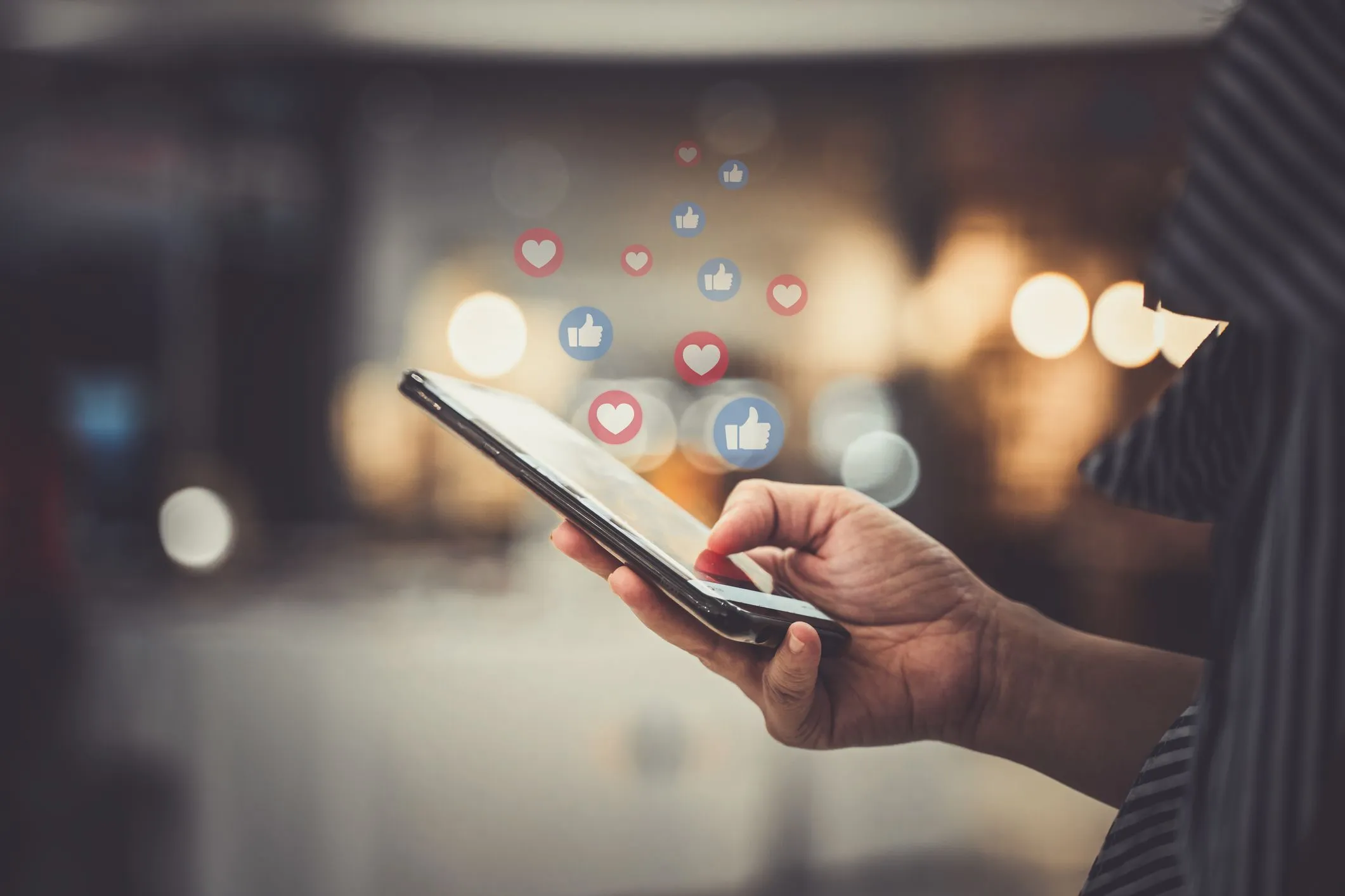كيف تعمل خوارزميات مواقع التواصل الاجتماعي - الحلول الواقعية لتقنية المعلومات كيف تعمل خوارزميات مواقع التواصل الاجتماعي
