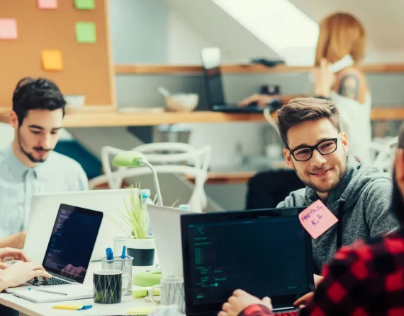 أهمية تطبيقات الموبايل للأعمال في السعودية كيف تساعد في زيادة المبيعات