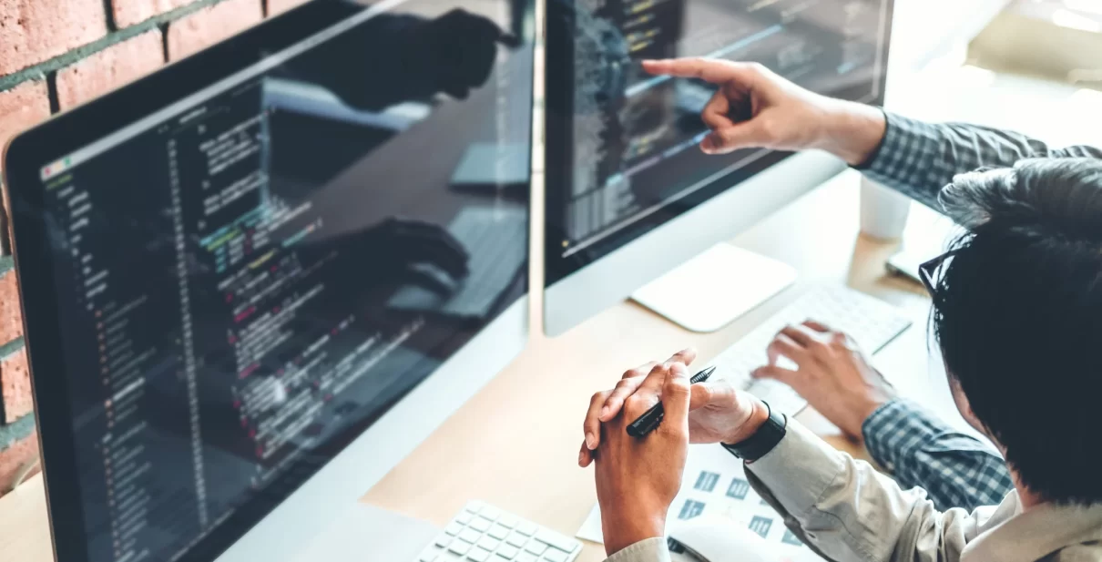 كيف تساعدك شركة برمجة مواقع في السعودية على تحسين ظهور موقعك في محركات البحث